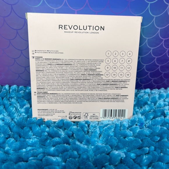 MAKEUP REVOLUTION Candy Haze Eyeshadow Palette NIB - Picture 2 of 3